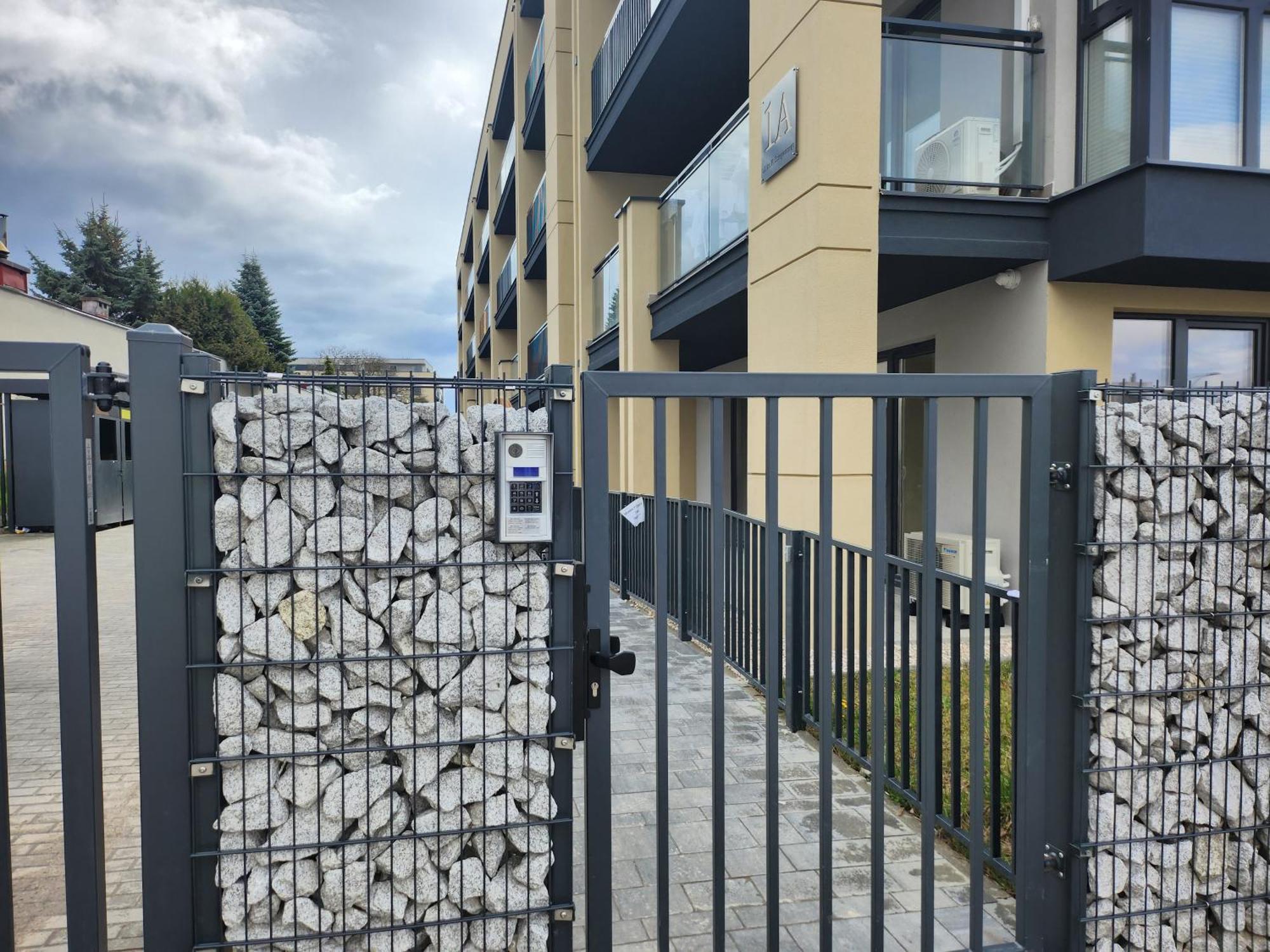 Dwa Jelonki, Ul Sciegiennego, Centrum, Garaz, Ogrodek Kielce Exteriör bild